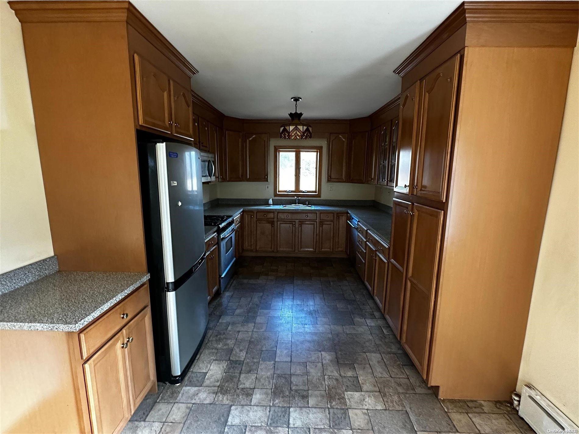 Calverton, New York, 11933, United States, 2 Bedrooms Bedrooms, ,2 BathroomsBathrooms,Residential,For Sale,1874929