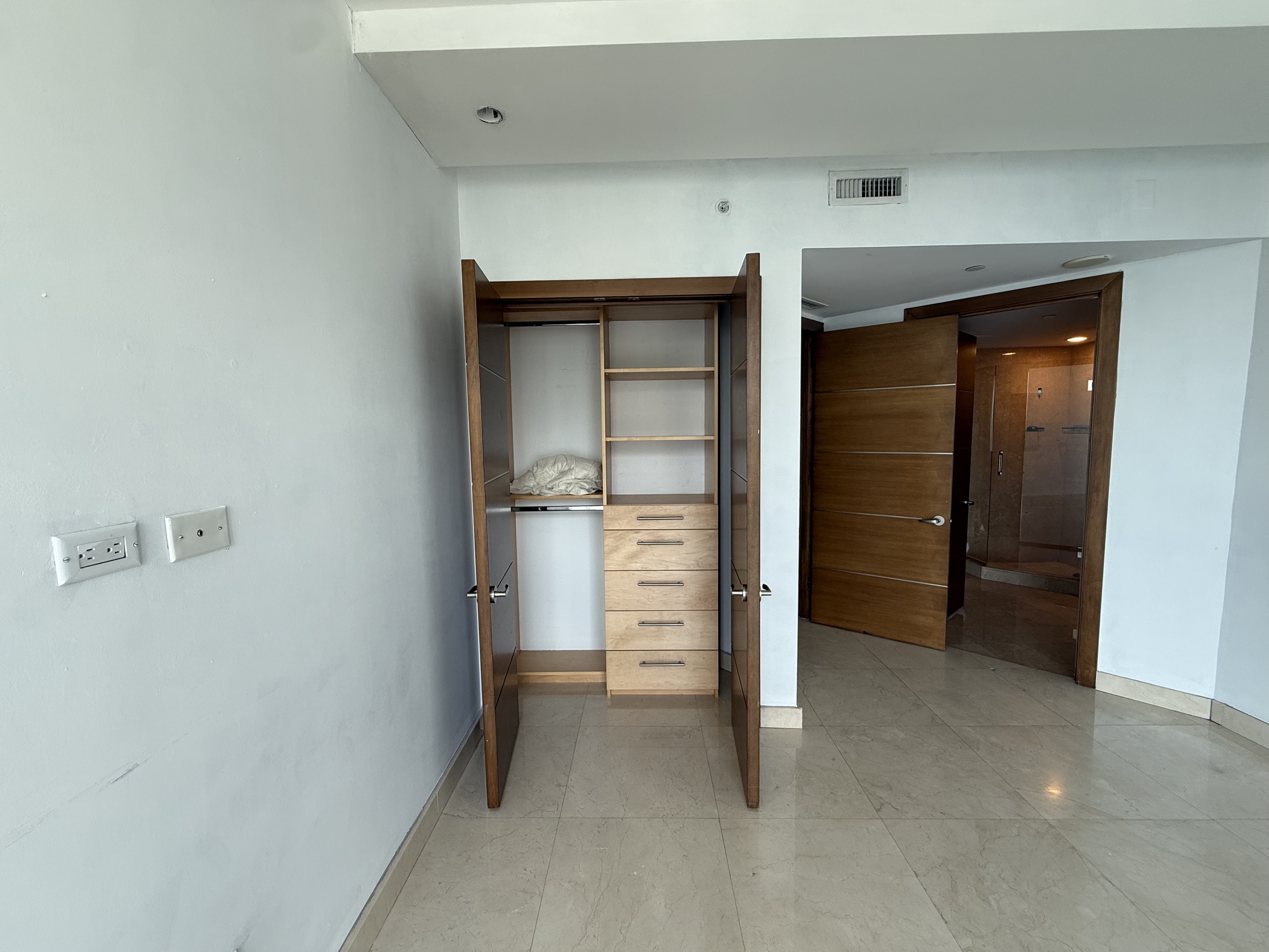  1331 Brickell Bay Drive, Miami, FL 33131 - 物件實景