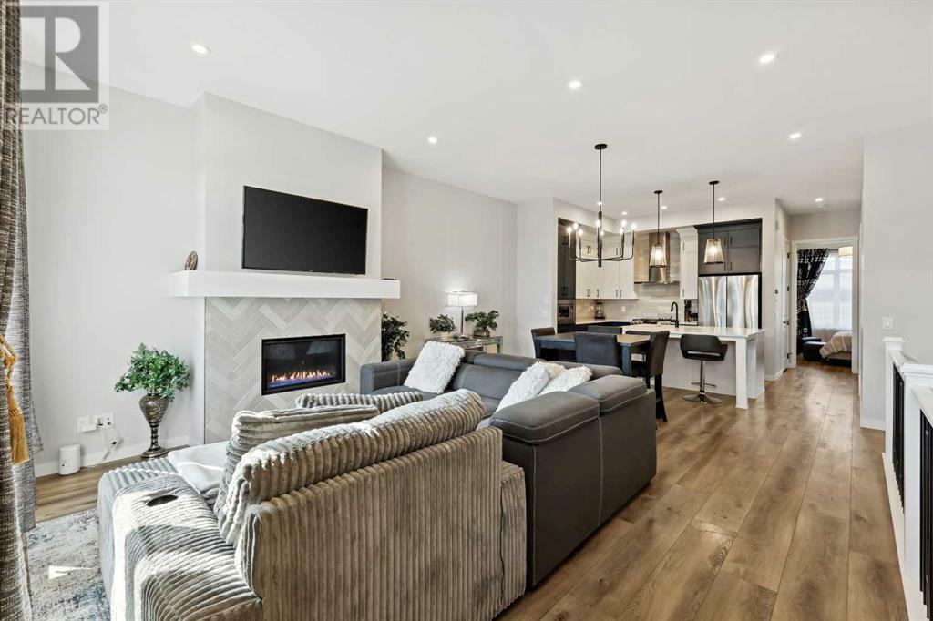 CALGARY, Alberta, T3M 2Z6, CA, 3 Bedrooms Bedrooms, ,2 BathroomsBathrooms,Residential,For Sale,1867473