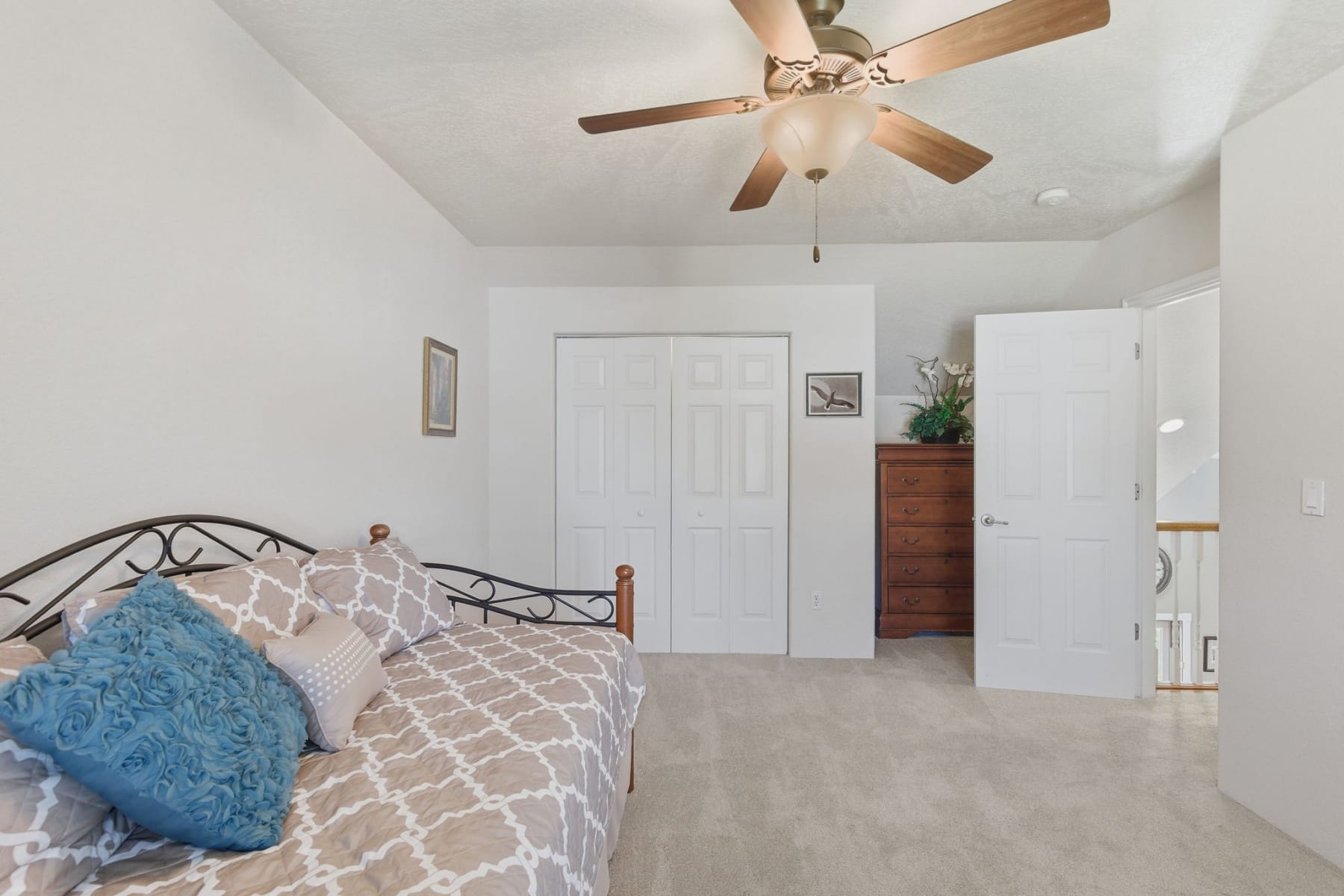  1074 SE Christie Place Grants Pass, OR 97526 - 物件實景