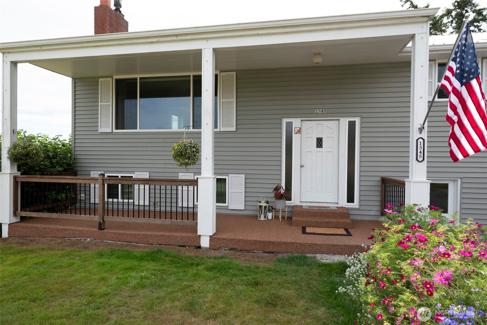 Oak Harbor, Washington, 98277, United States, 4 Bedrooms Bedrooms, ,1 BathroomBathrooms,Residential,For Sale,1926179