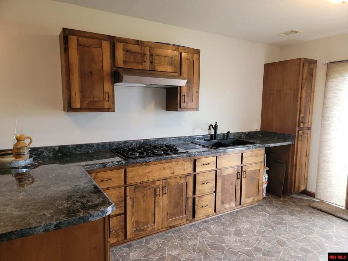 Franklin, Arkansas, 72536, United States, 5 Bedrooms Bedrooms, ,3 BathroomsBathrooms,Residential,For Sale,2039993