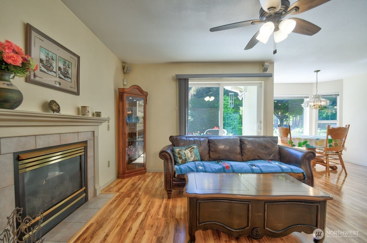 Olympia, Washington, 98516, United States, 3 Bedrooms Bedrooms, ,3 BathroomsBathrooms,Residential,For Sale,1917229