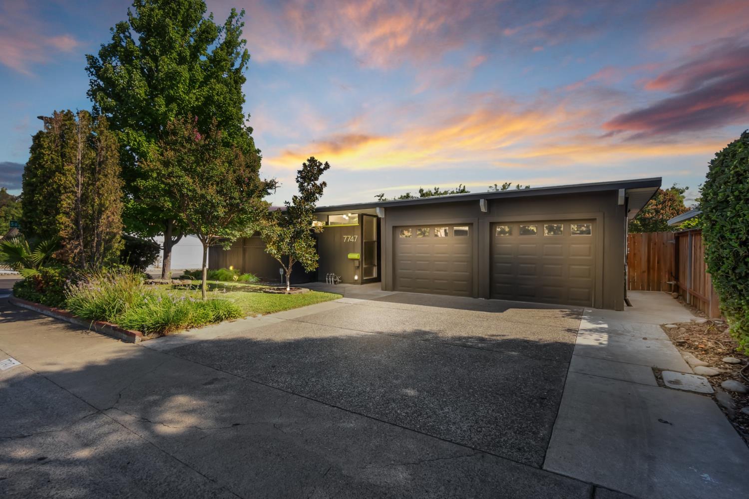 Citrus Heights, California, 95610, United States, 4 Bedrooms Bedrooms, ,2 BathroomsBathrooms,Residential,For Sale,1940276
