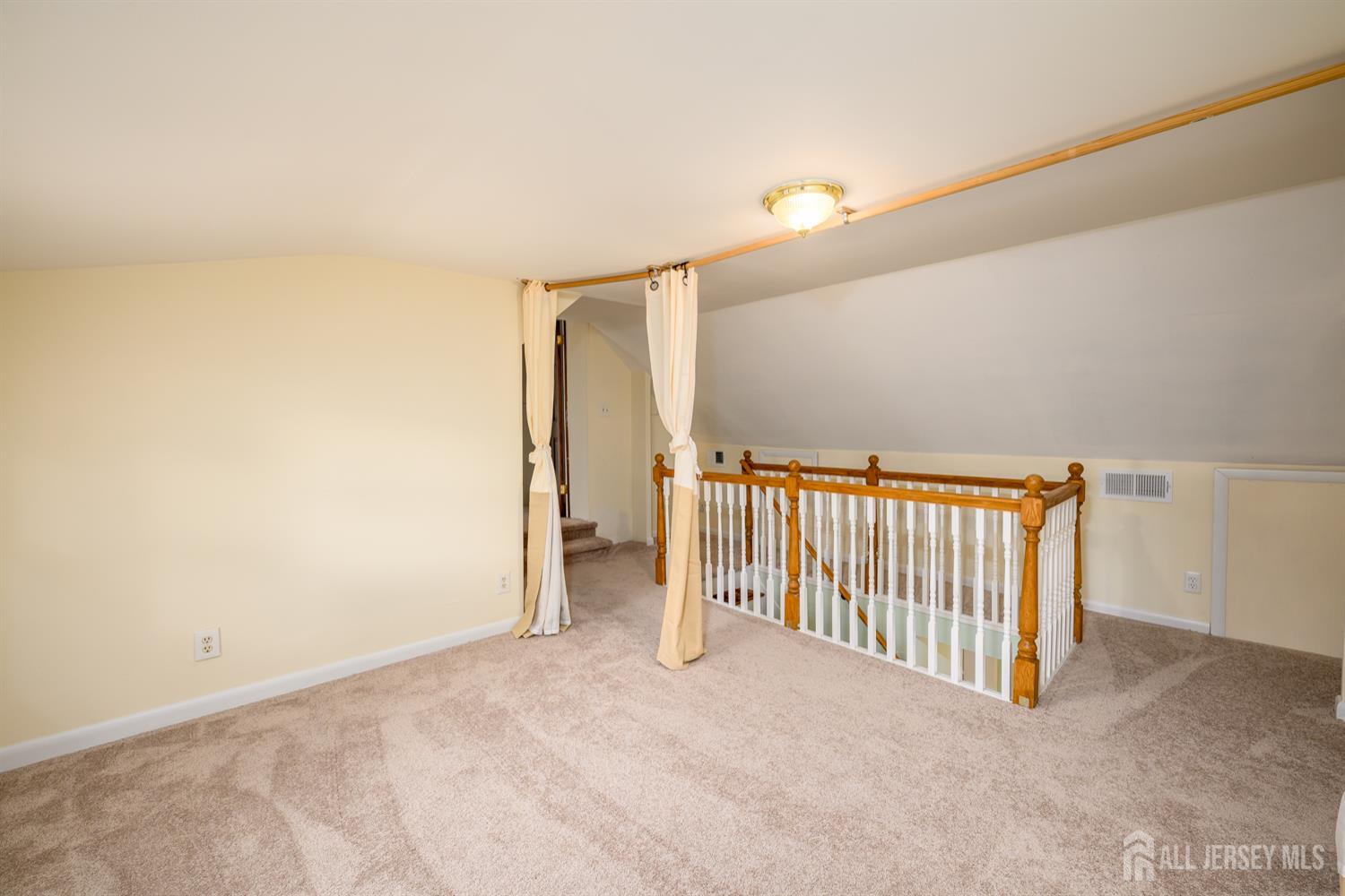 Edison, New Jersey, 08817, United States, 3 Bedrooms Bedrooms, ,2 BathroomsBathrooms,Residential,For Sale,1958154