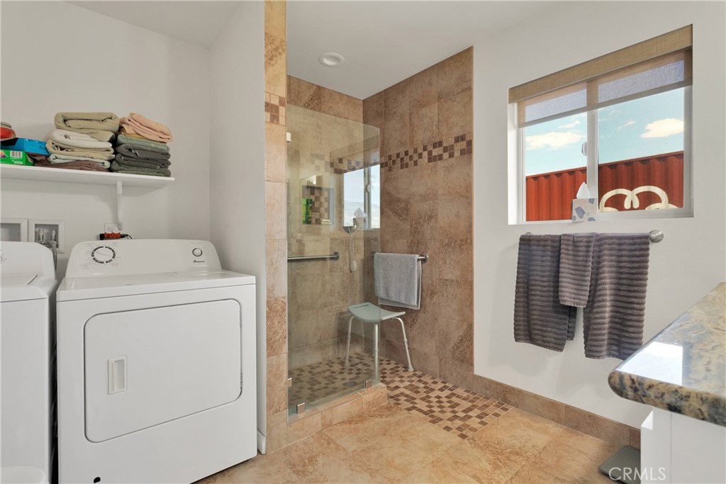 Lucerne Valley, California, 92356, United States, 6 Bedrooms Bedrooms, ,5 BathroomsBathrooms,Residential,For Sale,1986266