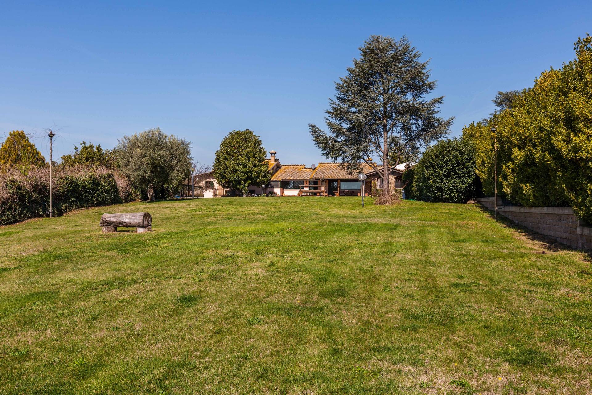Sacrofano, Roma, 00060, IT, 6 Bedrooms Bedrooms, ,5 BathroomsBathrooms,Residential,For Sale,1850375