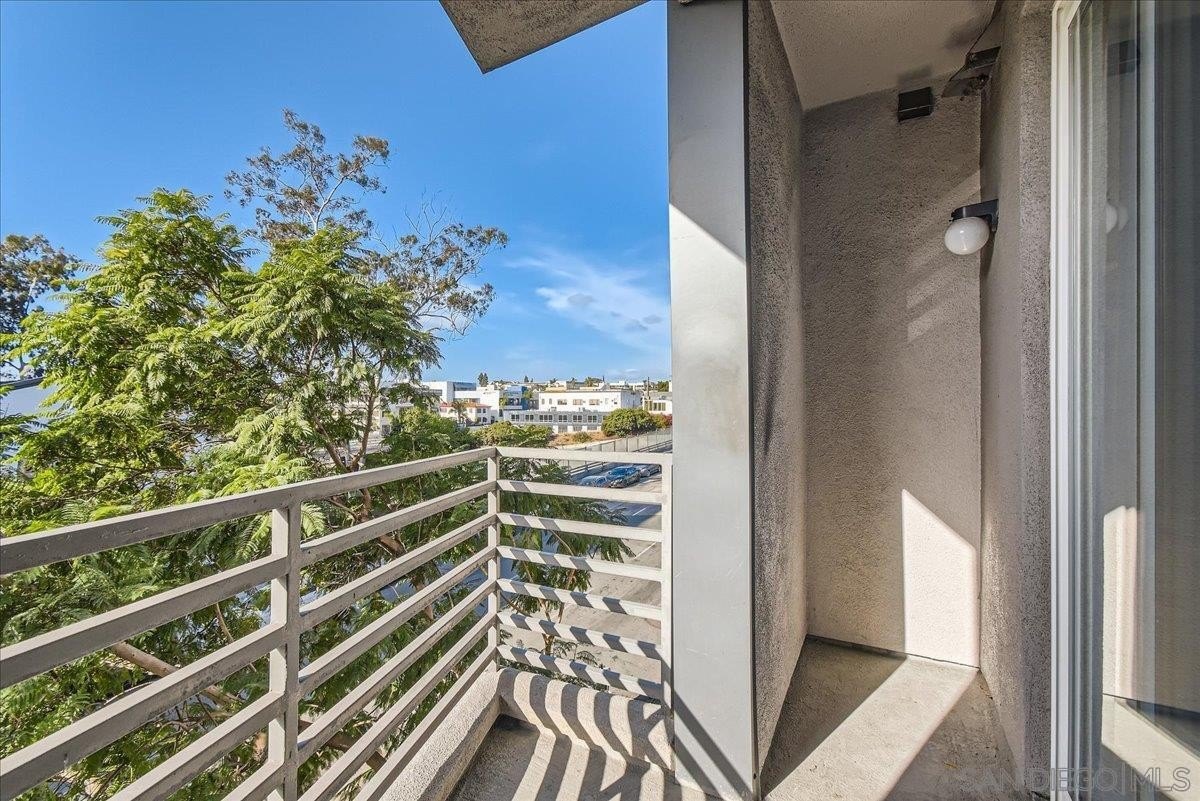 1643 6Th Ave 208, San Diego, California, 92101, United States, 2 Bedrooms Bedrooms, ,2 BathroomsBathrooms,Residential,For Sale,1643 6Th Ave 208,1673339