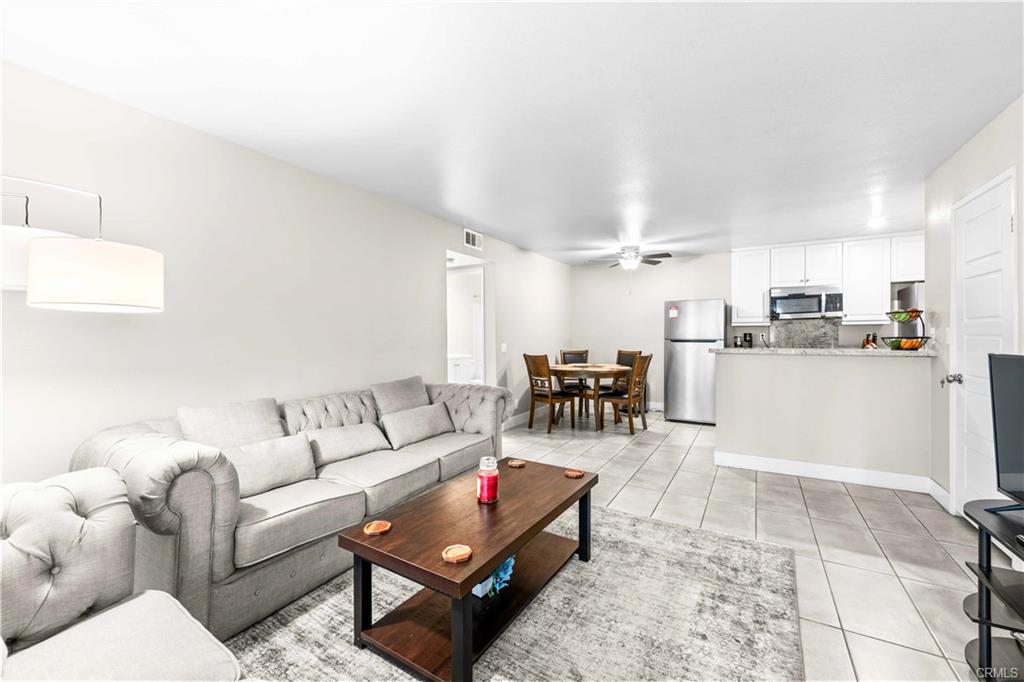 Lake Forest, California, 92630, United States, 2 Bedrooms Bedrooms, ,Residential,For Sale,1978731