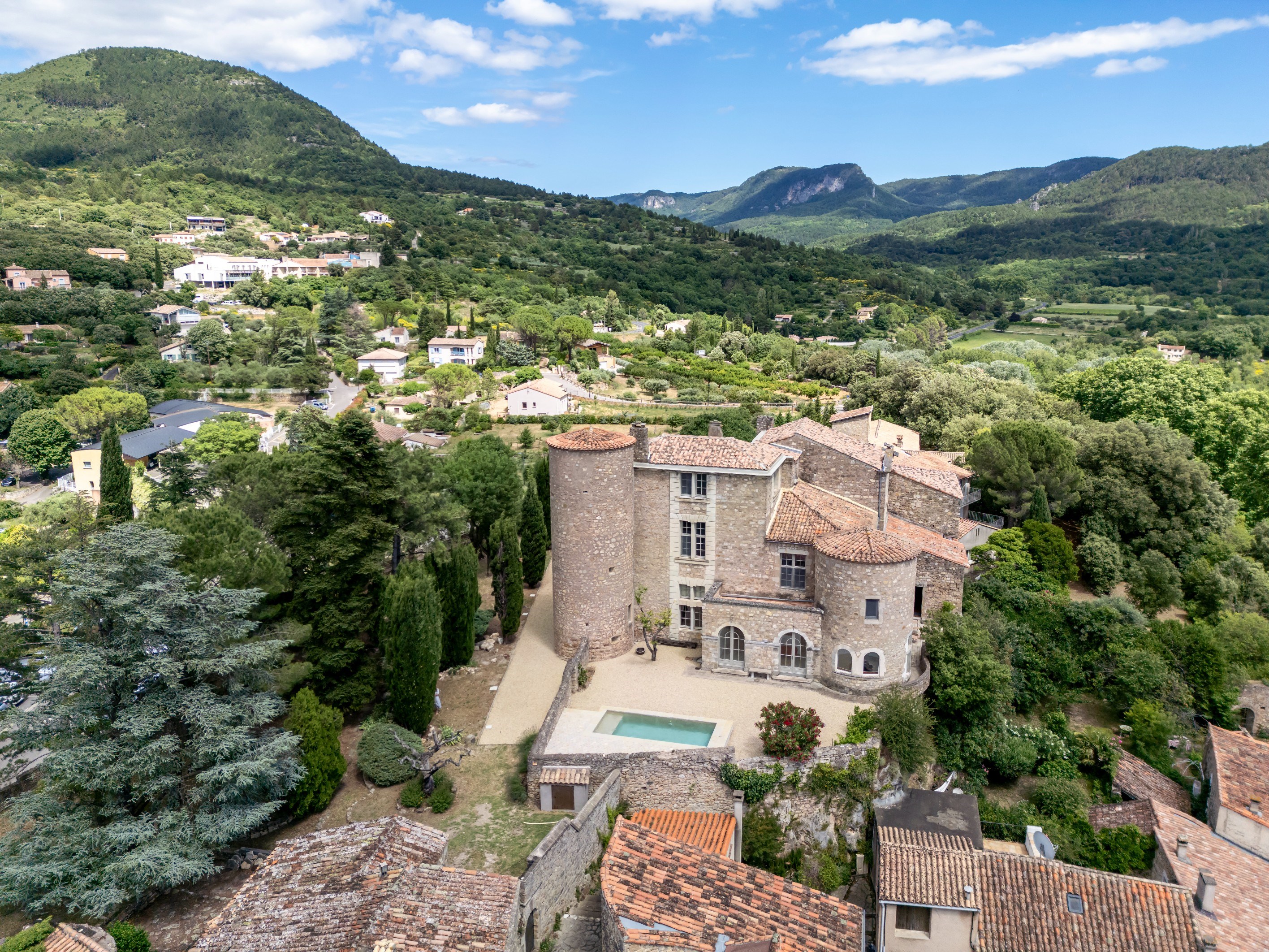  Château de Soubes from 11th Century Reimagined for Contemporary Living - 物件實景