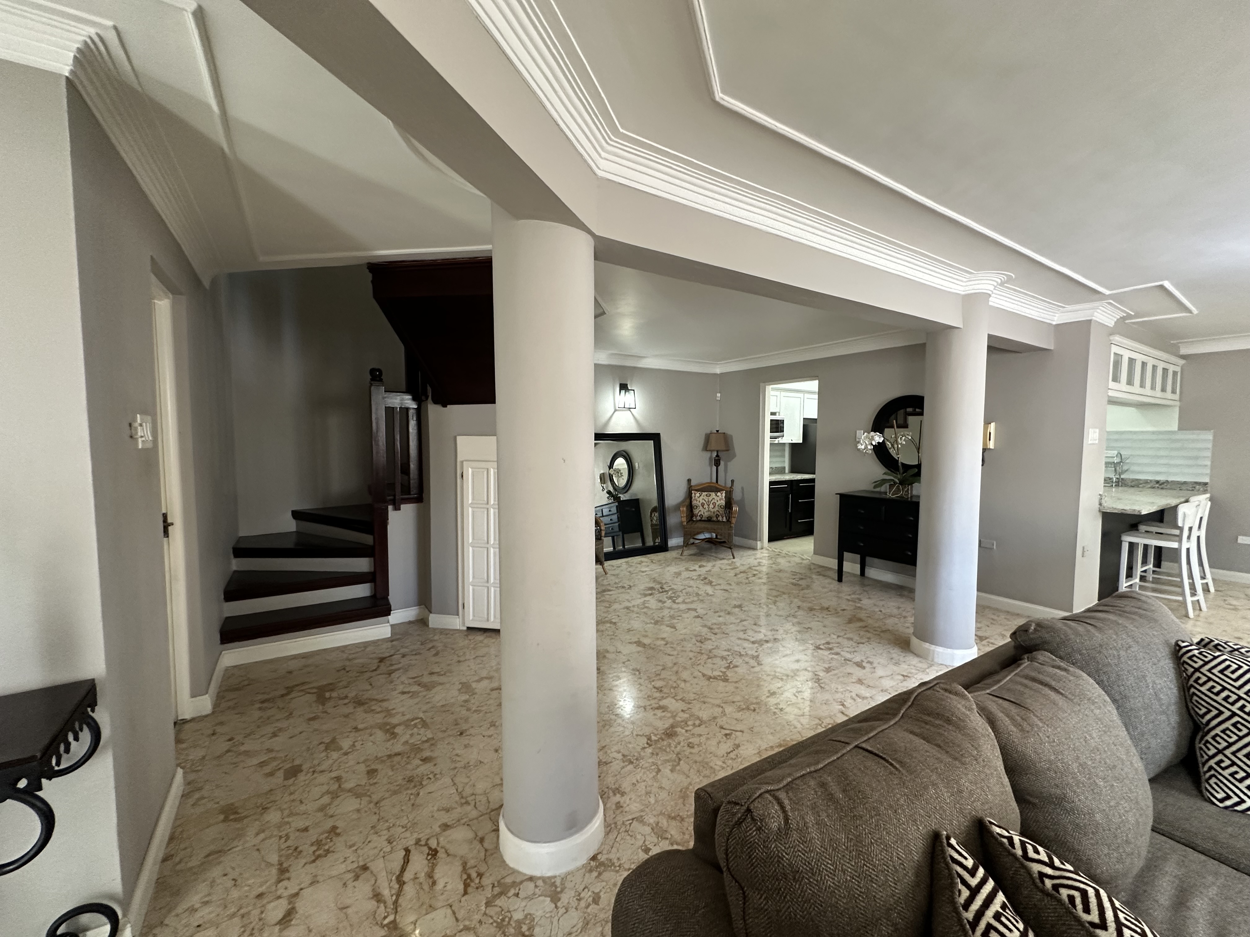 Kingston 6, JM, 3 Bedrooms Bedrooms, ,4 BathroomsBathrooms,Residential,For Sale,1901284