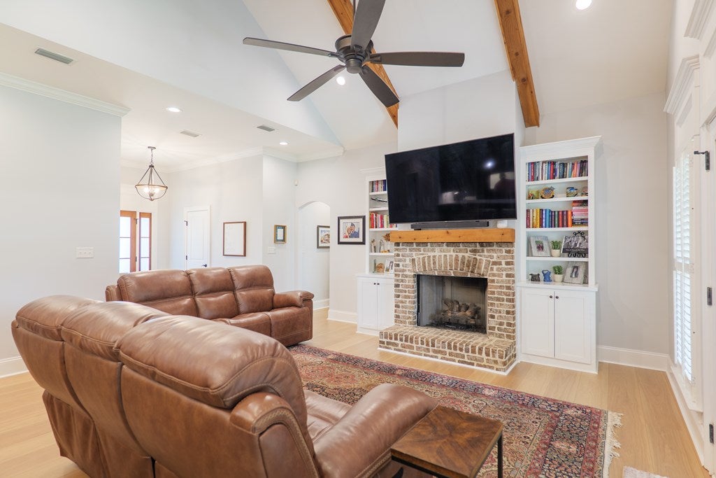 Valdosta, Georgia, 31601, United States, 4 Bedrooms Bedrooms, ,3 BathroomsBathrooms,Residential,For Sale,1991000