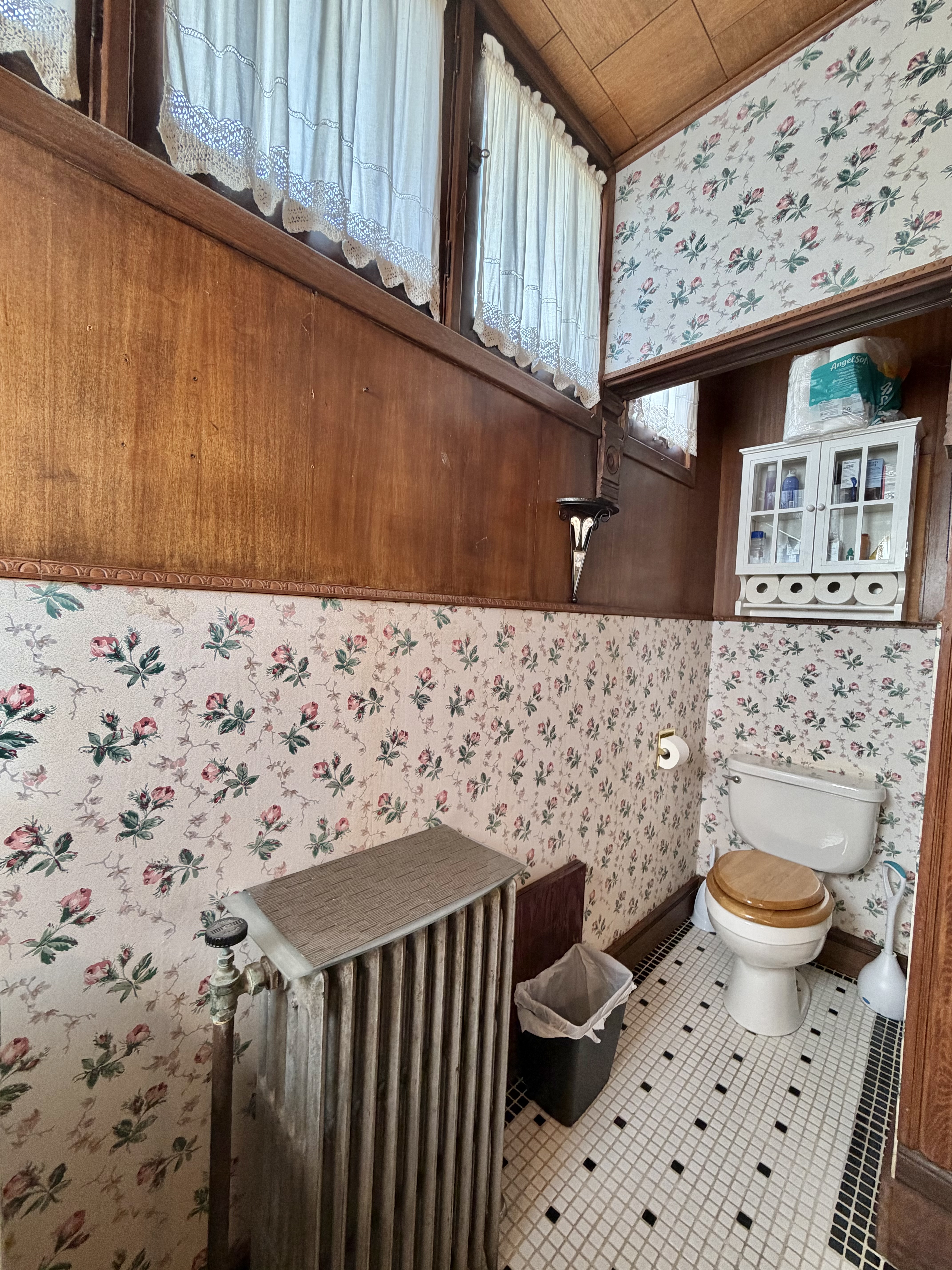 Butte, Montana, 59701, United States, 4 Bedrooms Bedrooms, ,4 BathroomsBathrooms,Residential,For Sale,1995407