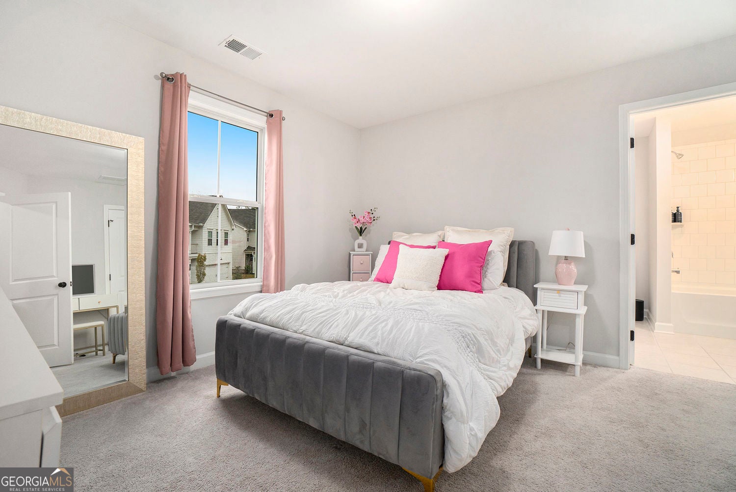 Powder Springs, Georgia, 30127, United States, 5 Bedrooms Bedrooms, ,4 BathroomsBathrooms,Residential,For Sale,1973246