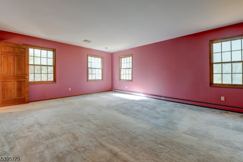 Kinnelon Boro, New Jersey, 07405, United States, 3 Bedrooms Bedrooms, ,3 BathroomsBathrooms,Residential,For Sale,1989629