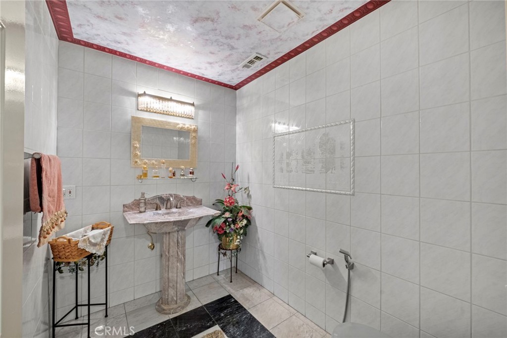 Hemet, California, 92544, United States, 5 Bedrooms Bedrooms, ,4 BathroomsBathrooms,Residential,For Sale,1896645