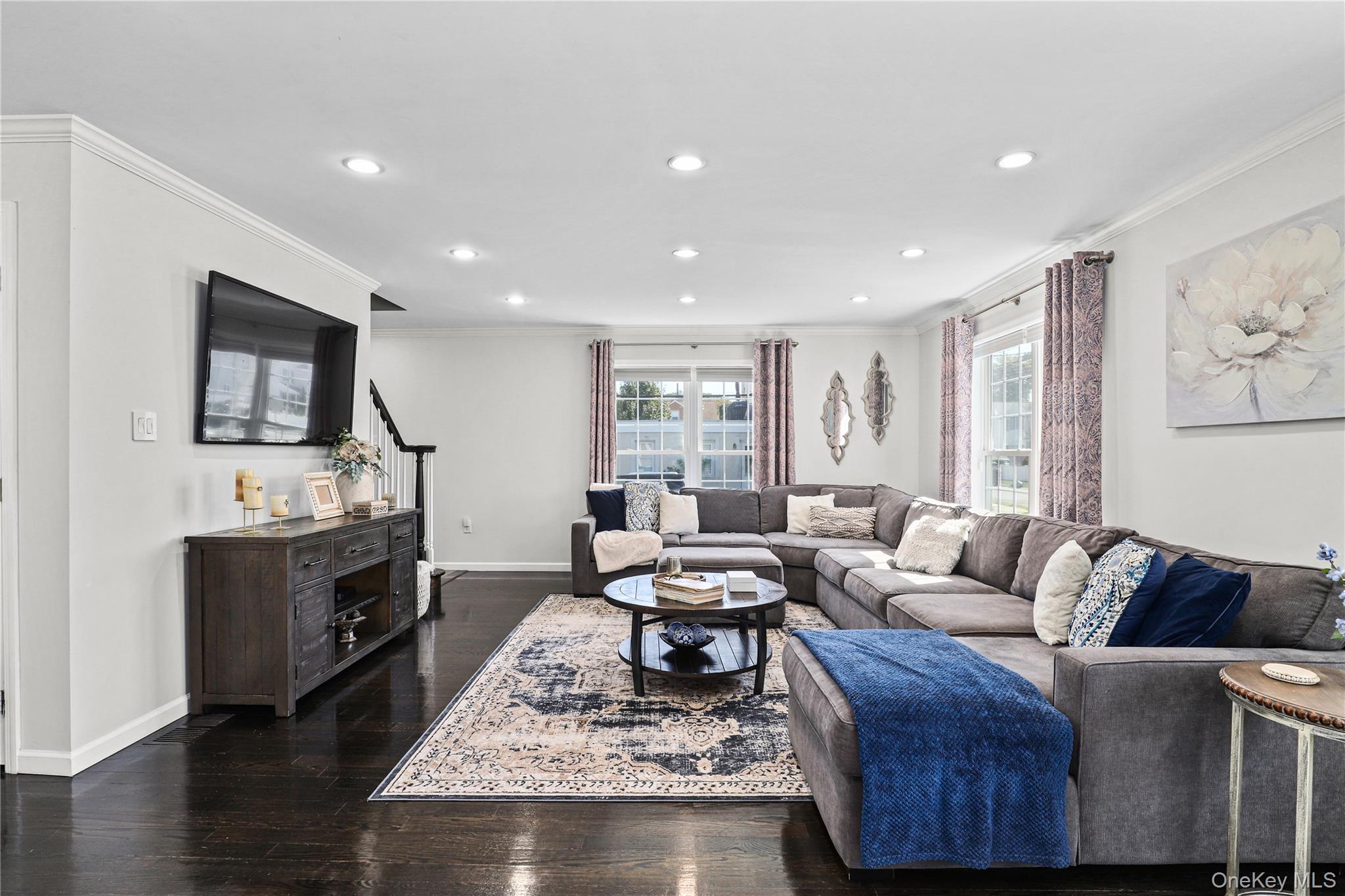 Pleasantville, New York, 10570, United States, 4 Bedrooms Bedrooms, ,3 BathroomsBathrooms,Residential,For Sale,1973864