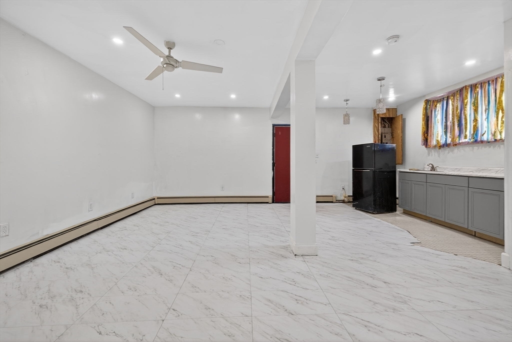 Framingham, Massachusetts, 01702, United States, 5 Bedrooms Bedrooms, ,5 BathroomsBathrooms,Residential,For Sale,2035320