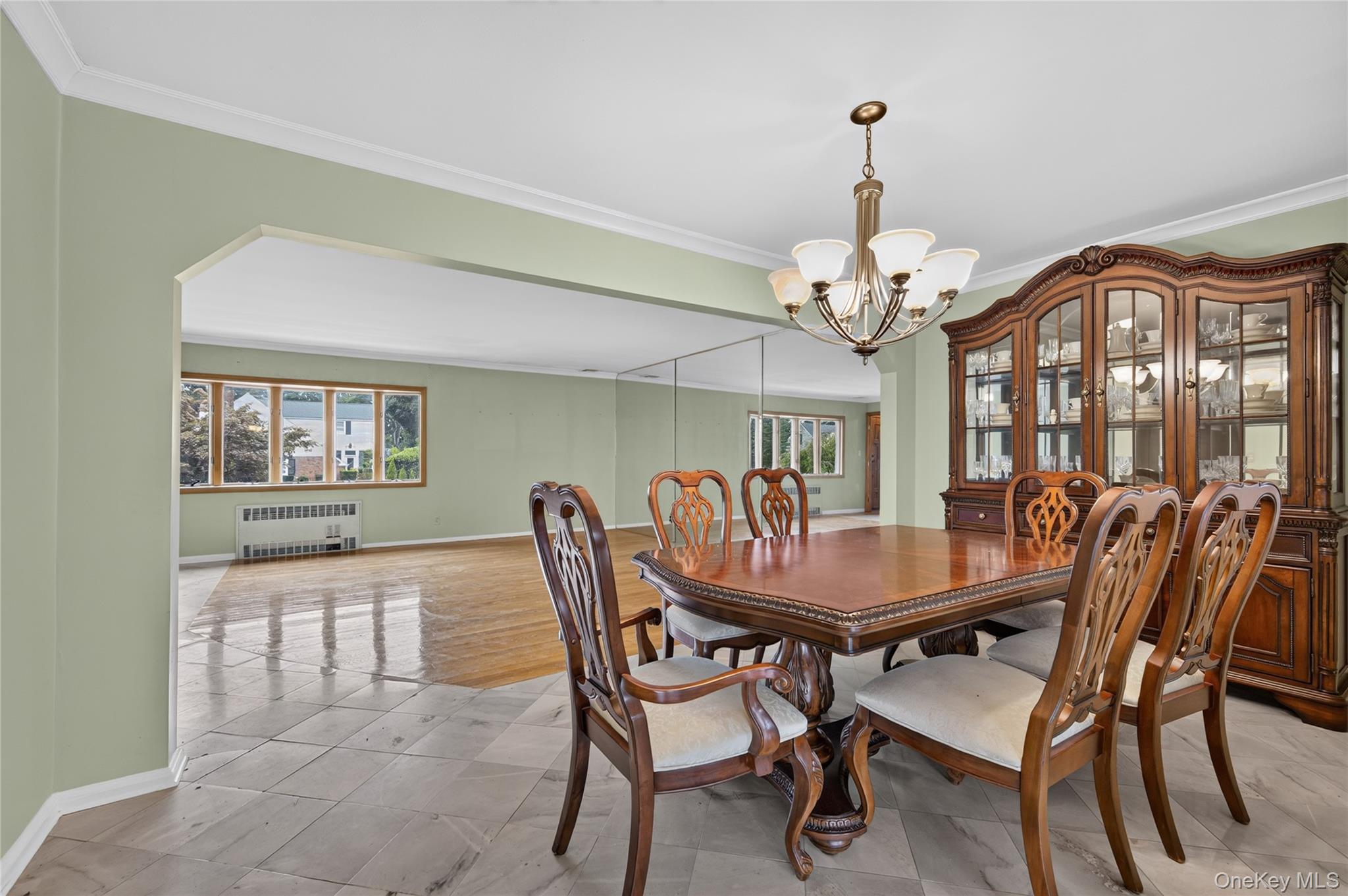  146 Longwood Avenue, Westbury, NY, 11590 - 物件實景