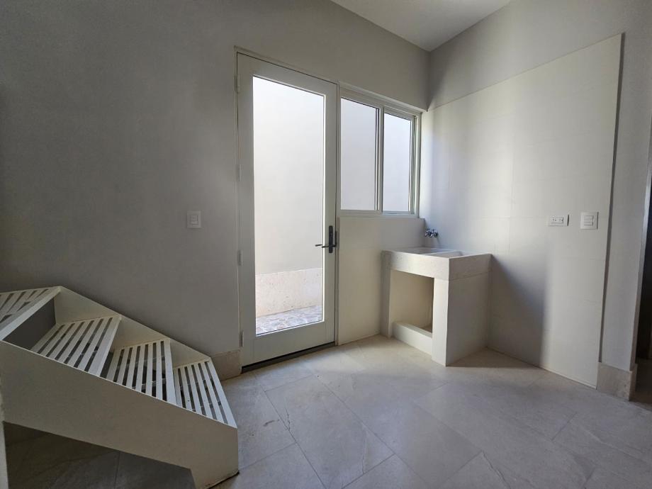 Gómez Palacio, Durango, 35140, Mexico, 3 Bedrooms Bedrooms, ,3 BathroomsBathrooms,Residential,For Sale,1947935
