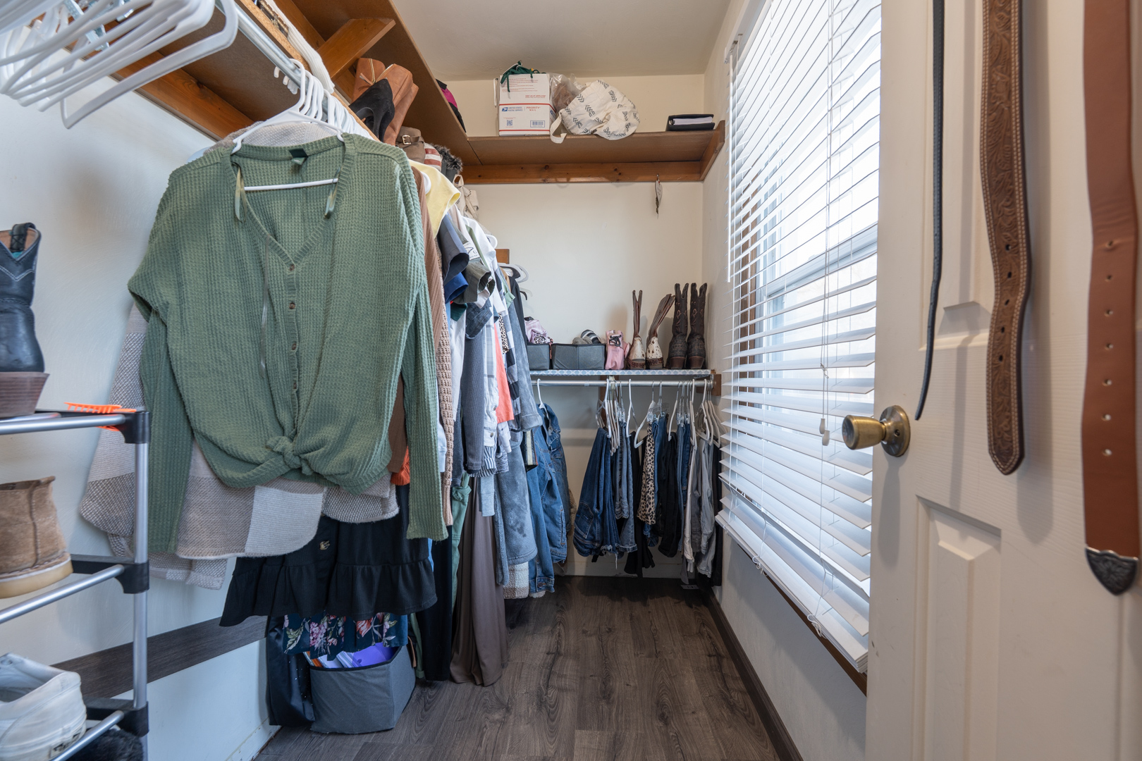 Virginia Beach, Virginia, 23454, United States, 4 Bedrooms Bedrooms, ,3 BathroomsBathrooms,Residential,For Sale,2006012