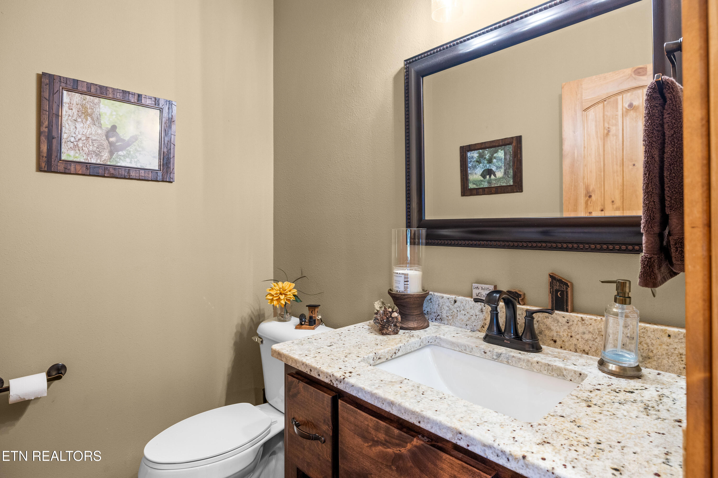 Sevierville, Tennessee, 37862, United States, 3 Bedrooms Bedrooms, ,3 BathroomsBathrooms,Residential,For Sale,1979377