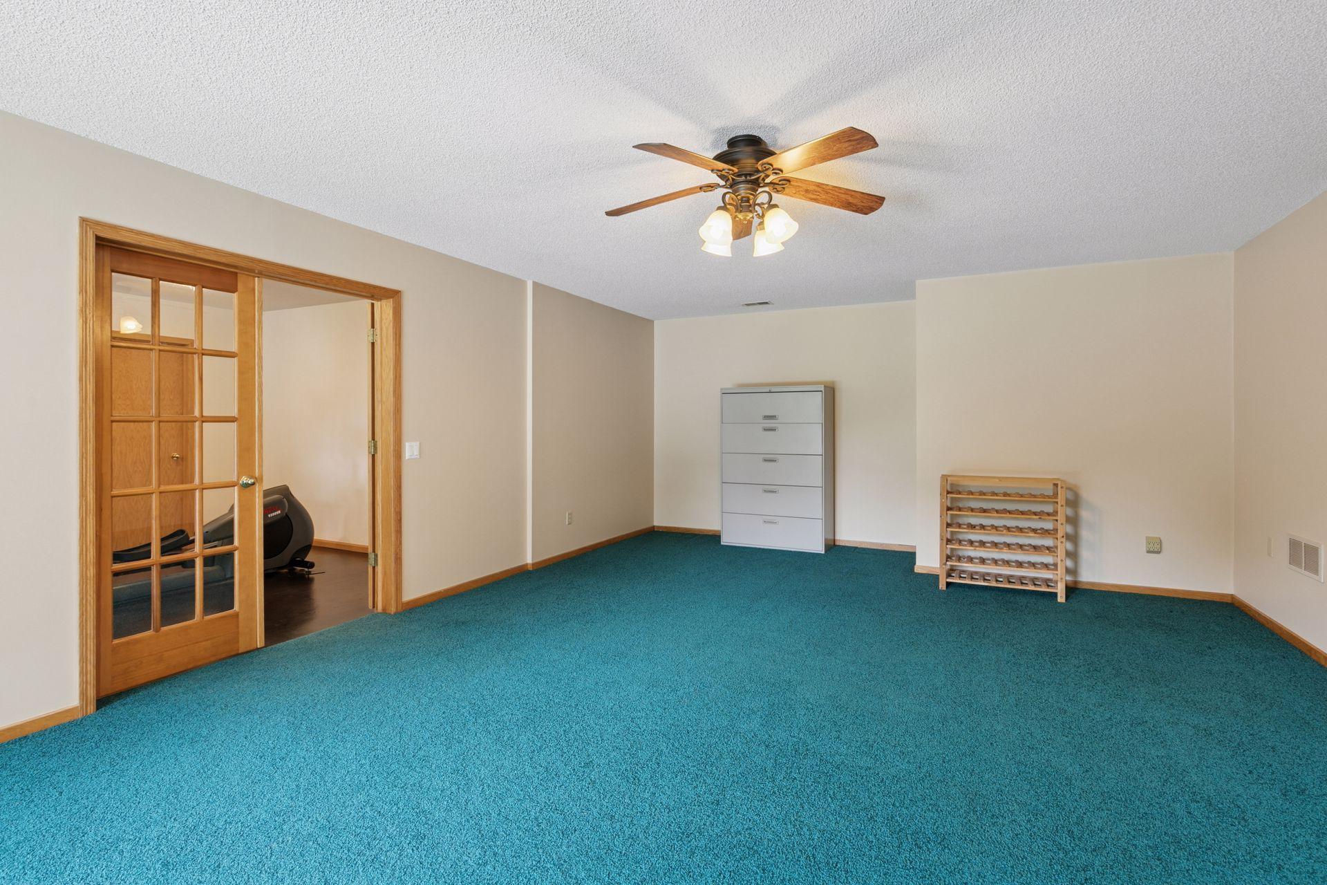 Lakeville, Minnesota, 55044, United States, 4 Bedrooms Bedrooms, ,1 BathroomBathrooms,Residential,For Sale,1867089