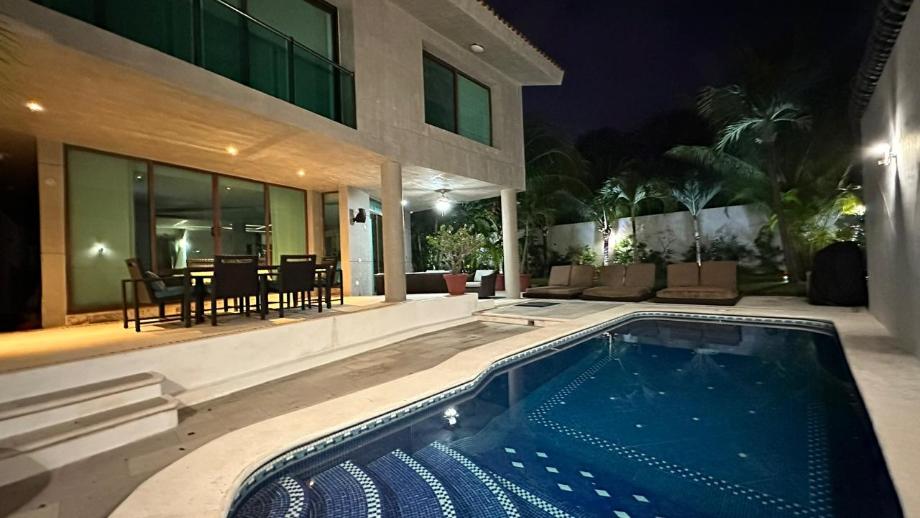 Playa del Carmen, Quintana Roo, 77717, Mexico, 5 Bedrooms Bedrooms, ,5 BathroomsBathrooms,Residential,For Sale,1968651