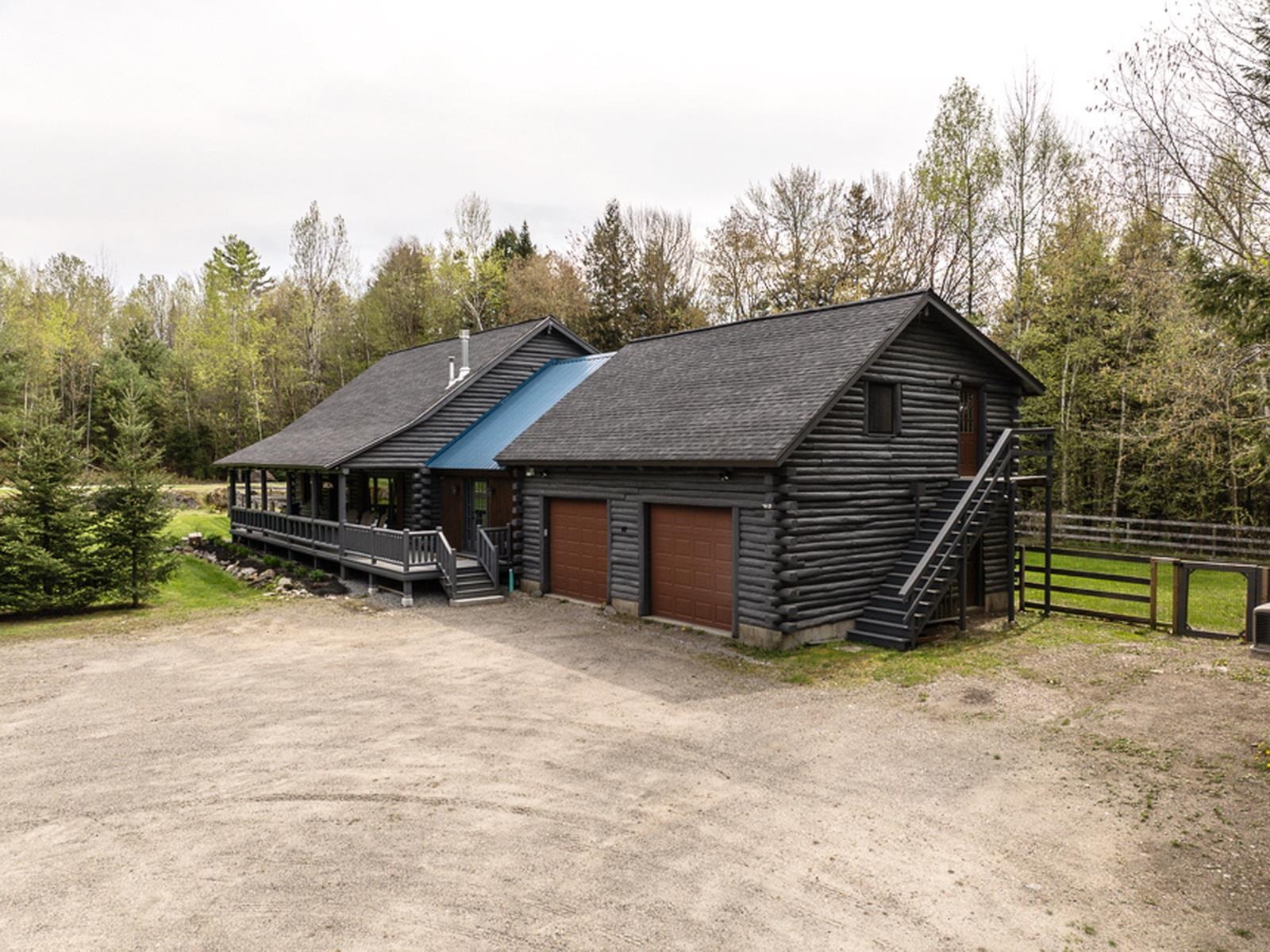 Littleton, New Hampshire, 03561, United States, 5 Bedrooms Bedrooms, ,2 BathroomsBathrooms,Residential,For Sale,1820898