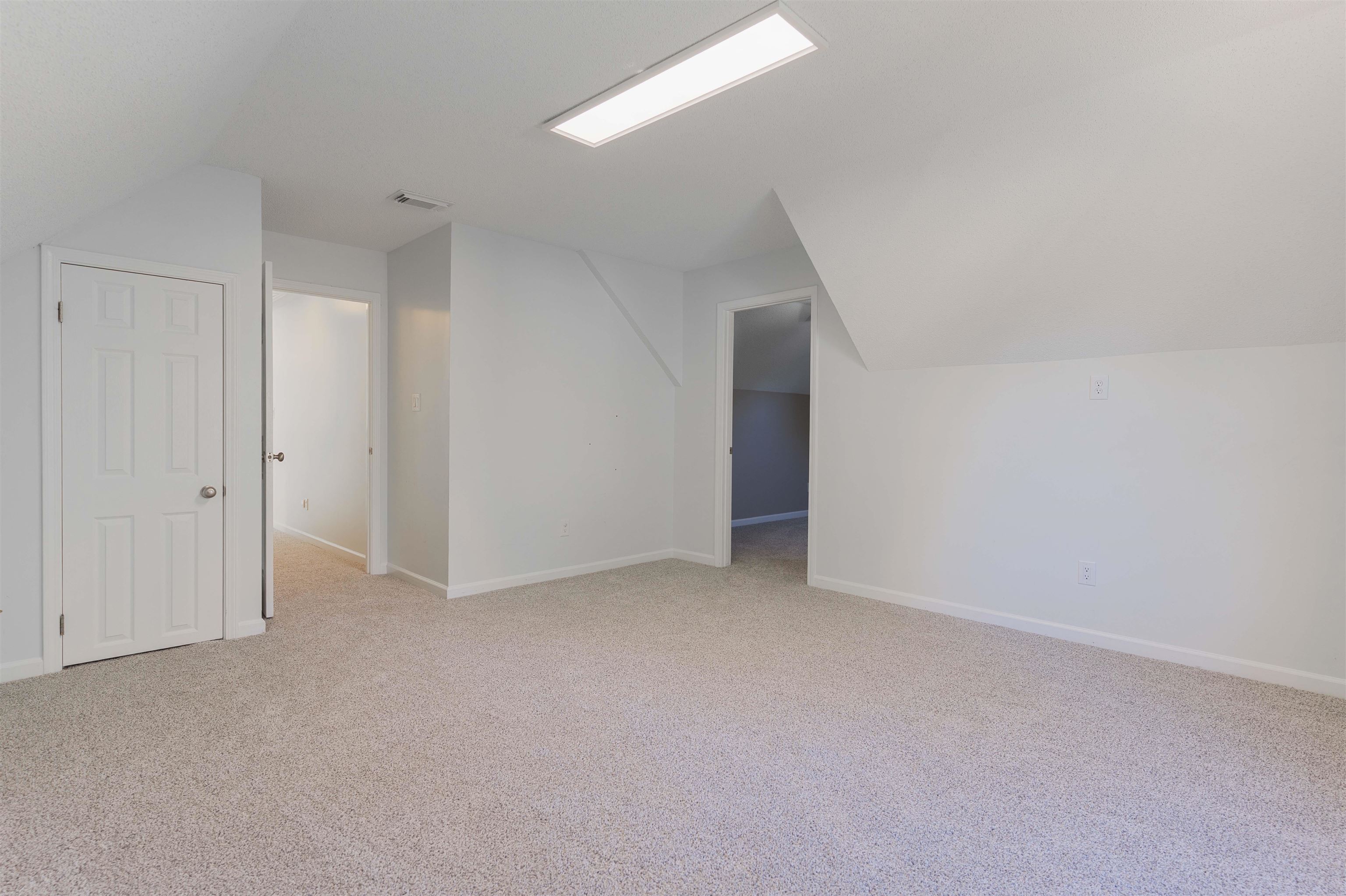 Memphis, Tennessee, 38120, United States, 4 Bedrooms Bedrooms, ,4 BathroomsBathrooms,Residential,For Sale,1965217