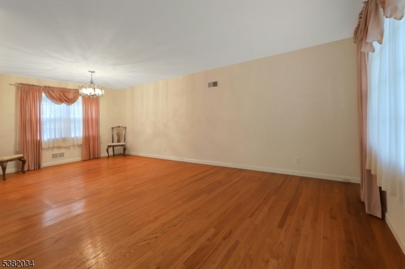 Ridgewood Village, New Jersey, 07450, United States, 3 Bedrooms Bedrooms, ,1 BathroomBathrooms,Residential,For Sale,1940435