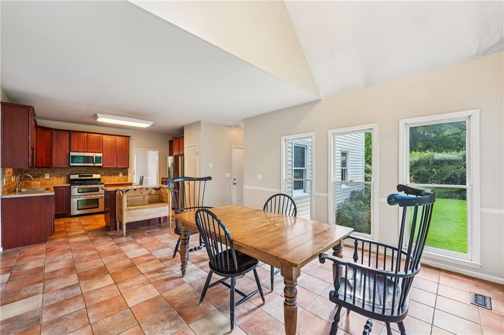 Kennesaw, Georgia, 30144, United States, 5 Bedrooms Bedrooms, ,3 BathroomsBathrooms,Residential,For Sale,1942982