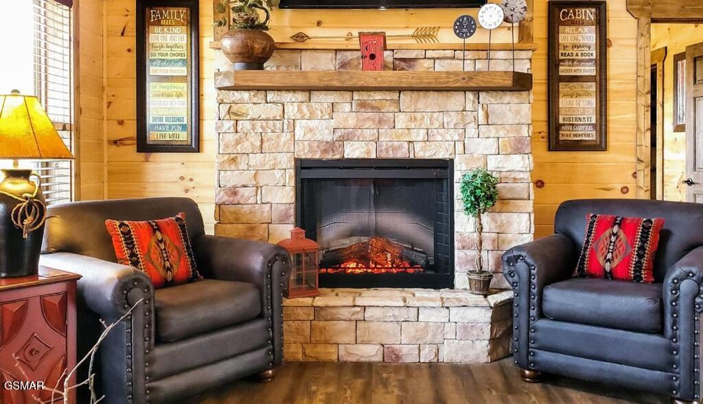 Gatlinburg, Tennessee, 37738, United States, 4 Bedrooms Bedrooms, ,6 BathroomsBathrooms,Residential,For Sale,1976574