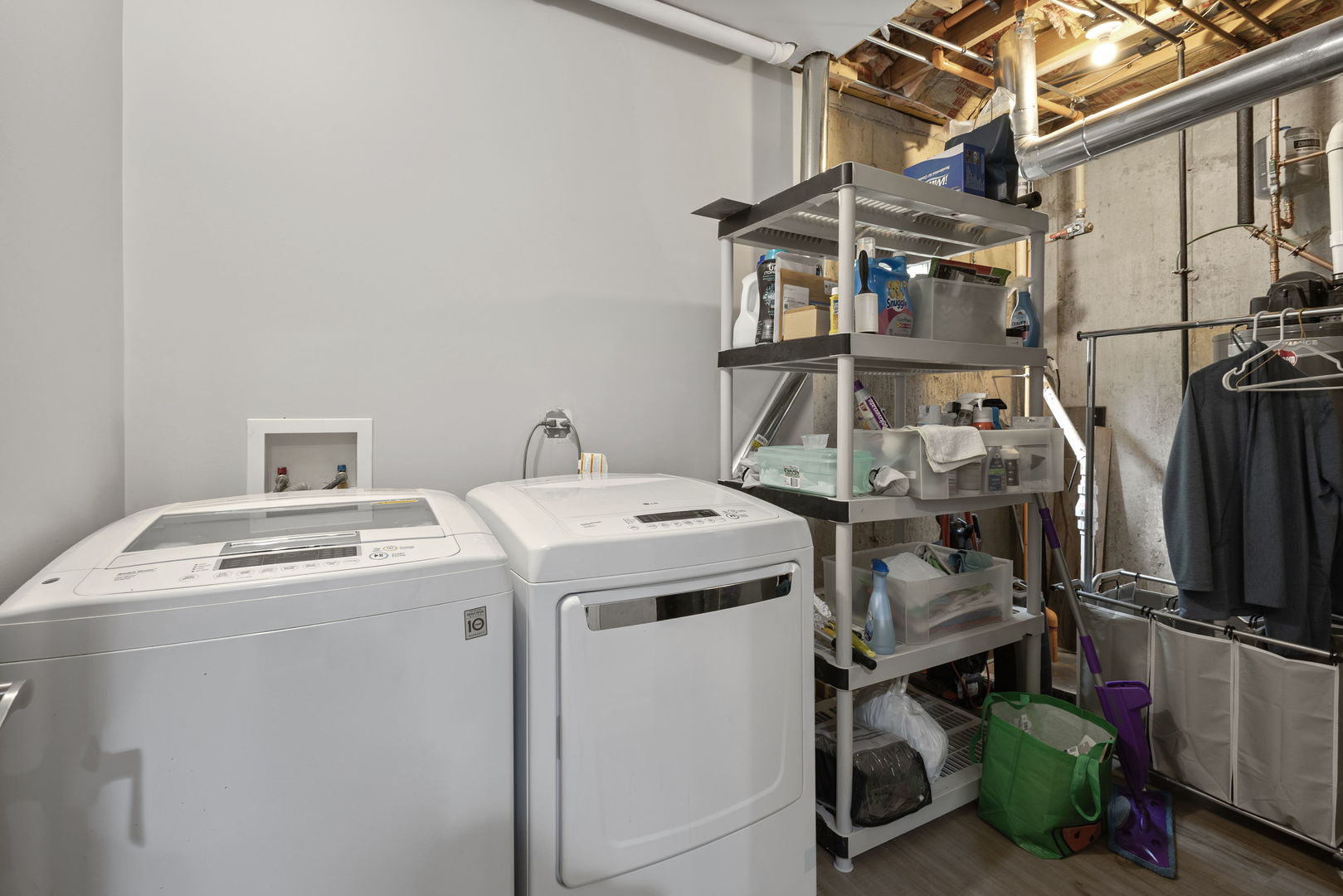 Westmont, Illinois, 60559, United States, 3 Bedrooms Bedrooms, ,4 BathroomsBathrooms,Residential,For Sale,1950669