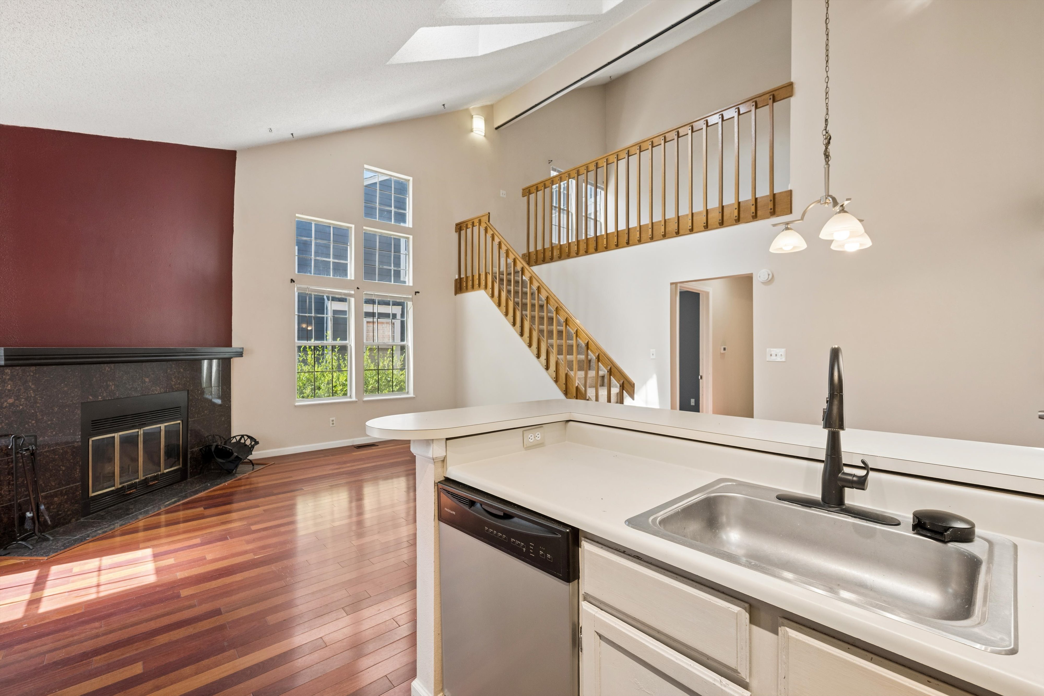  Cedar Bridge Townhome - 物件實景