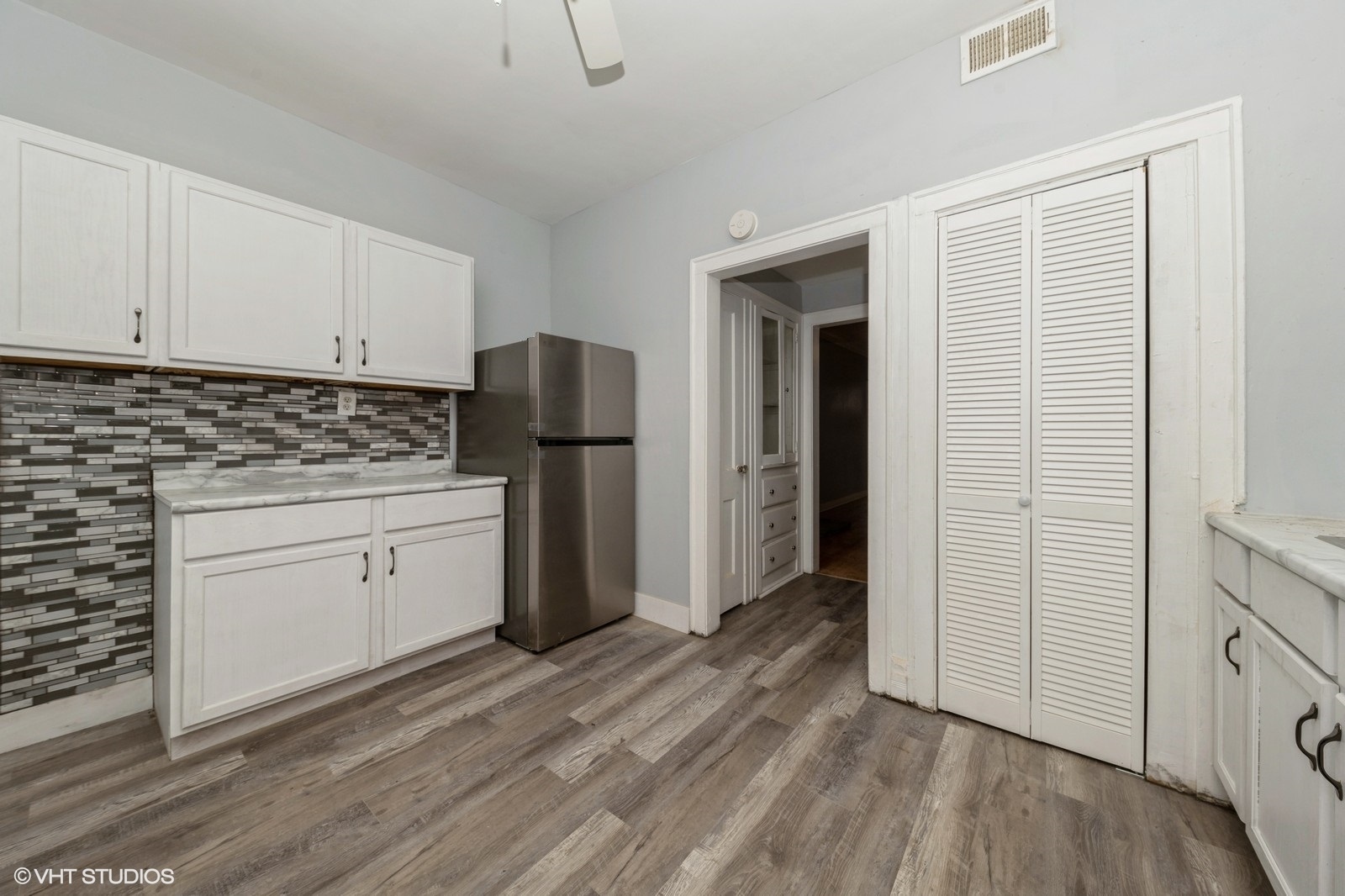 Chicago, Illinois, 60649, United States, 10 Bedrooms Bedrooms, ,Residential,For Sale,1926299