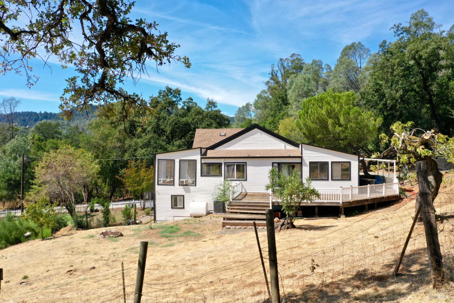 Cloverdale, California, 95425, United States, 3 Bedrooms Bedrooms, ,4 BathroomsBathrooms,Residential,For Sale,1941601