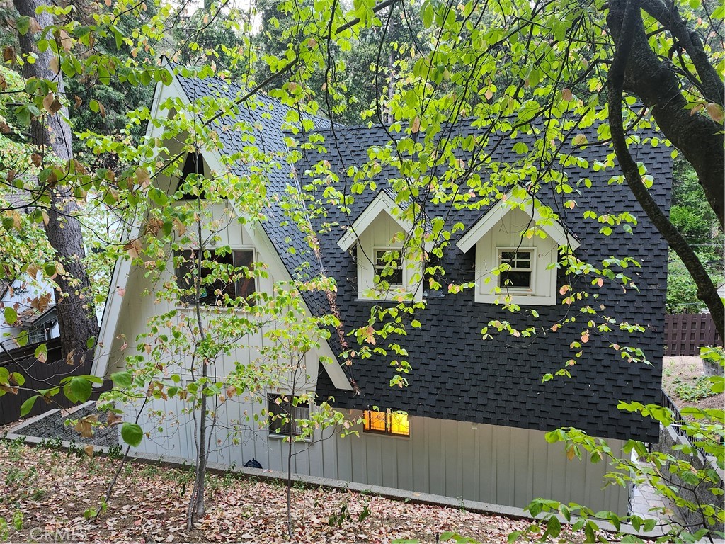 27907 Rainbow Drive, Lake Arrowhead, California, 92352, United States, 2 Bedrooms Bedrooms, ,2 BathroomsBathrooms,Residential,For Sale,27907 Rainbow Drive,1642244