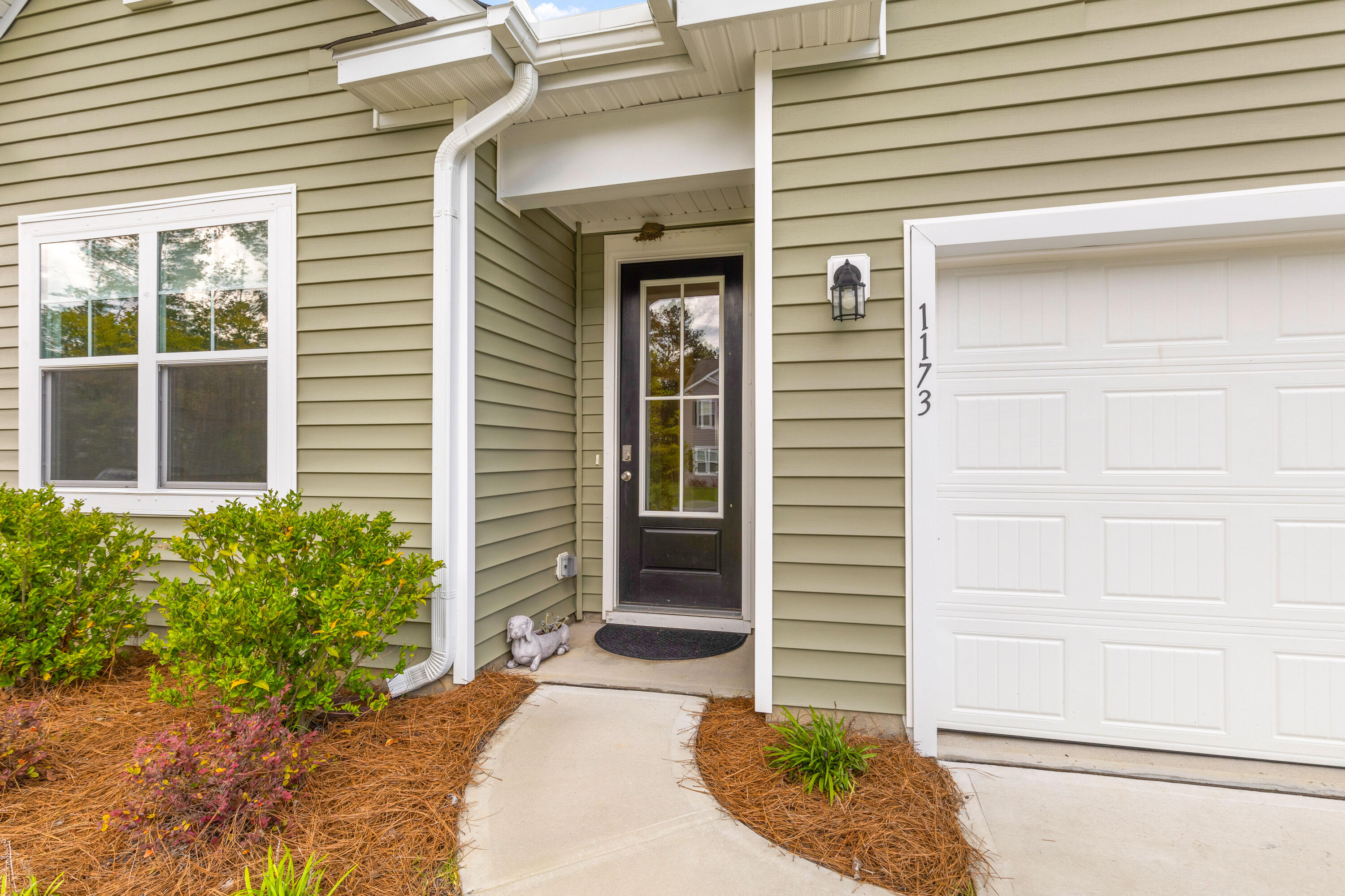 Huger, South Carolina, 29450, United States, 4 Bedrooms Bedrooms, ,2 BathroomsBathrooms,Residential,For Sale,1932638