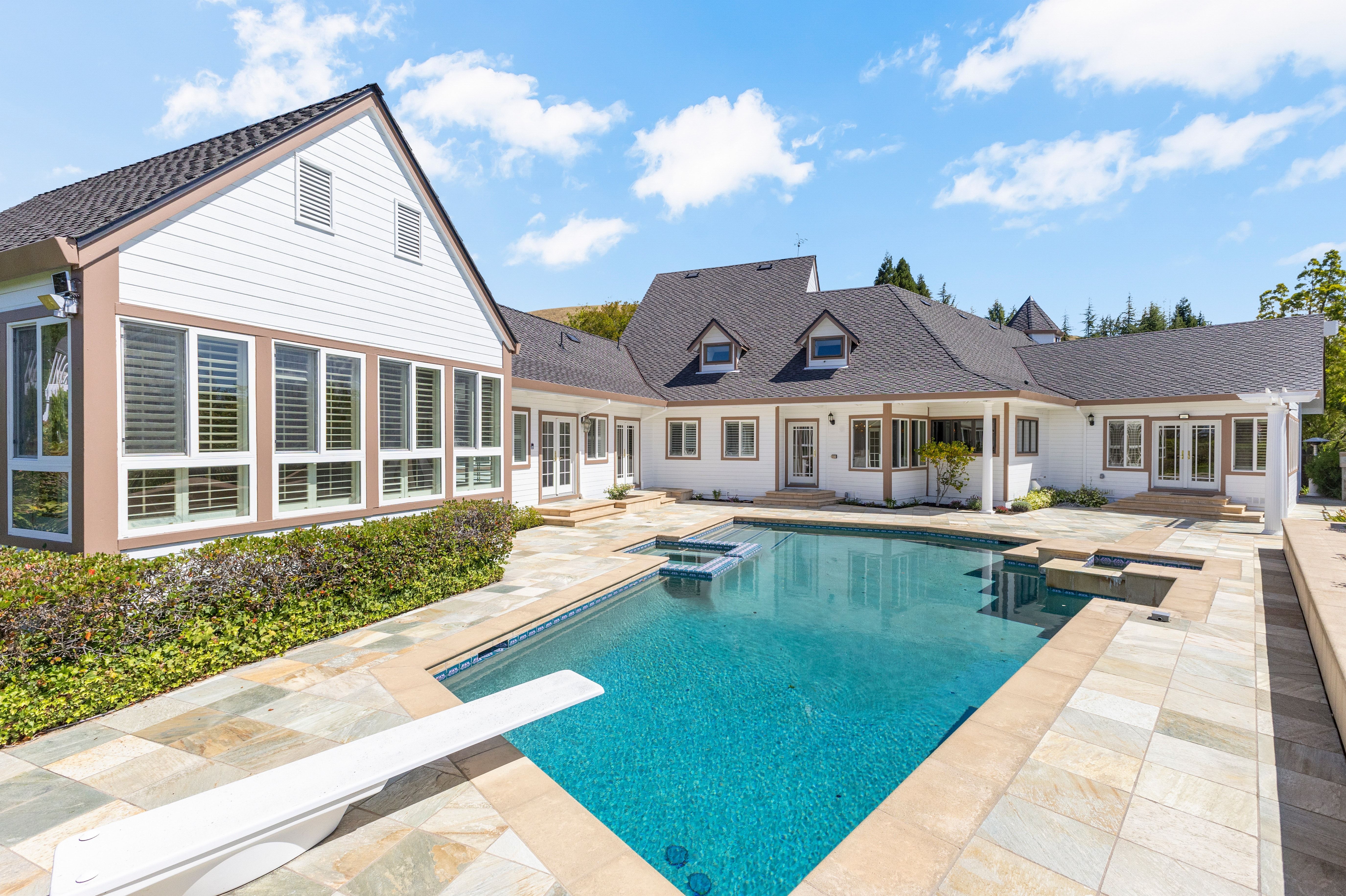  Elegant Custom Home in Gated Silver Maple - 物件實景