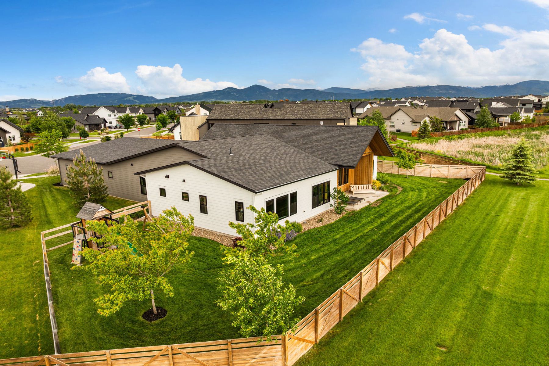  1813 Windrow Dr - 物件實景