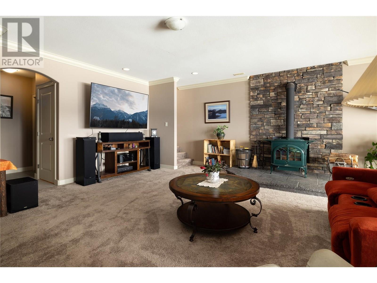 COLDSTREAM, British Columbia, V1B 3E8, CA, 3 Bedrooms Bedrooms, ,2 BathroomsBathrooms,Residential,For Sale,1837127