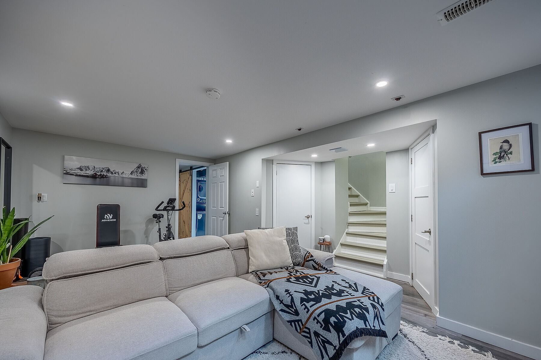  5475 Lakeshore Rd 113 - 物件實景