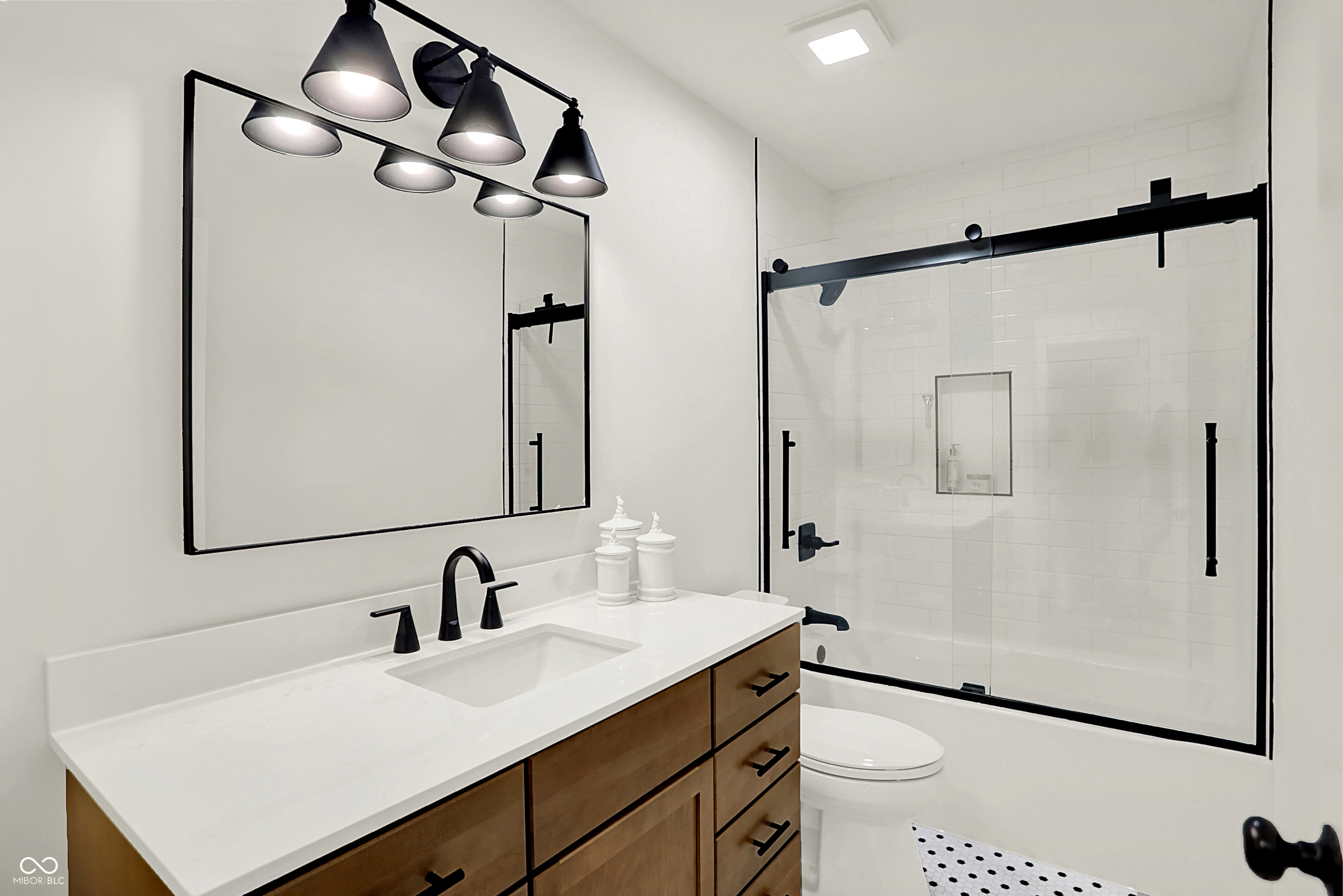 Carmel, Indiana, 46033, United States, 4 Bedrooms Bedrooms, ,3 BathroomsBathrooms,Residential,For Sale,1981057