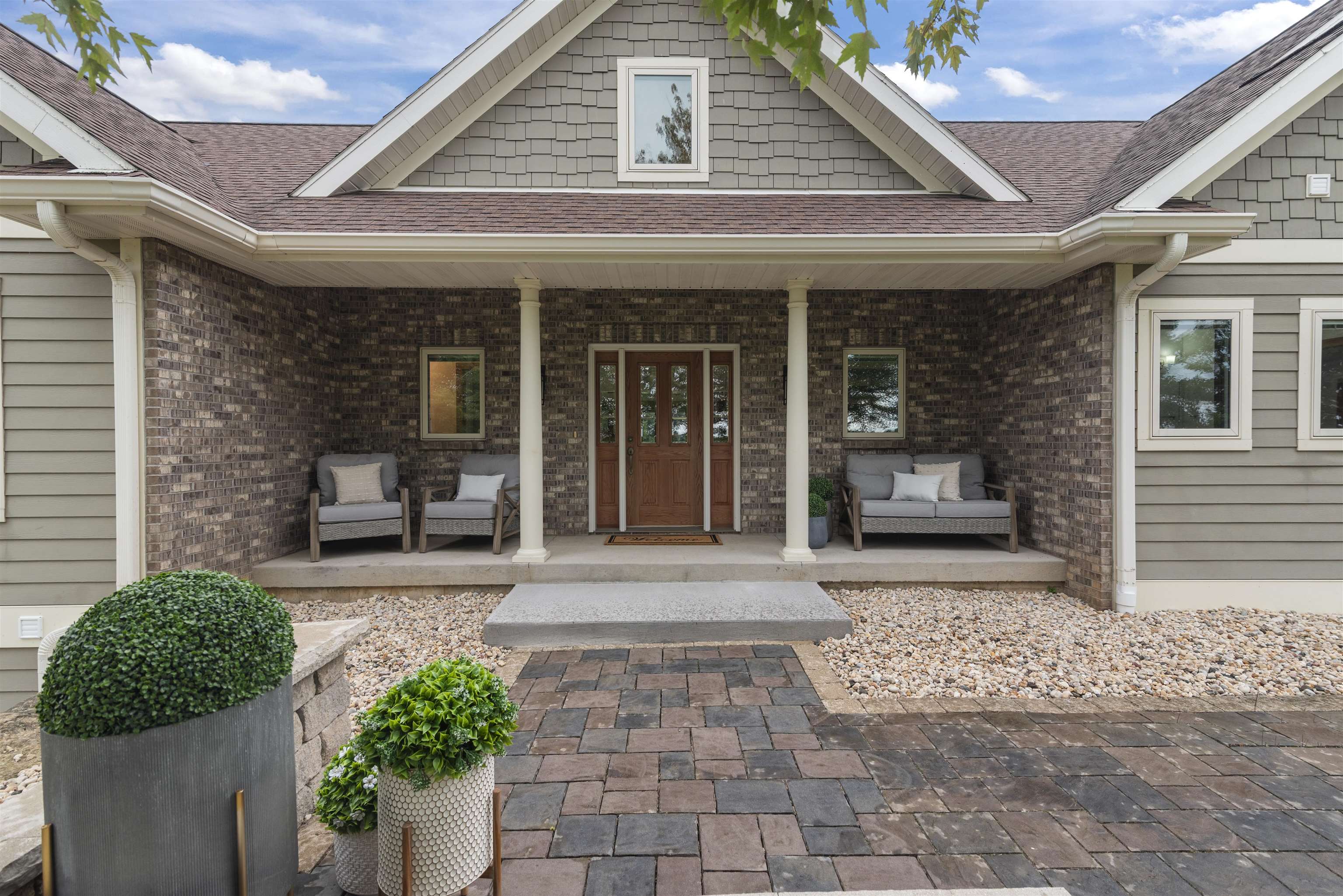 Avoca, Wisconsin, 53506, United States, 3 Bedrooms Bedrooms, ,4 BathroomsBathrooms,Residential,For Sale,1895039