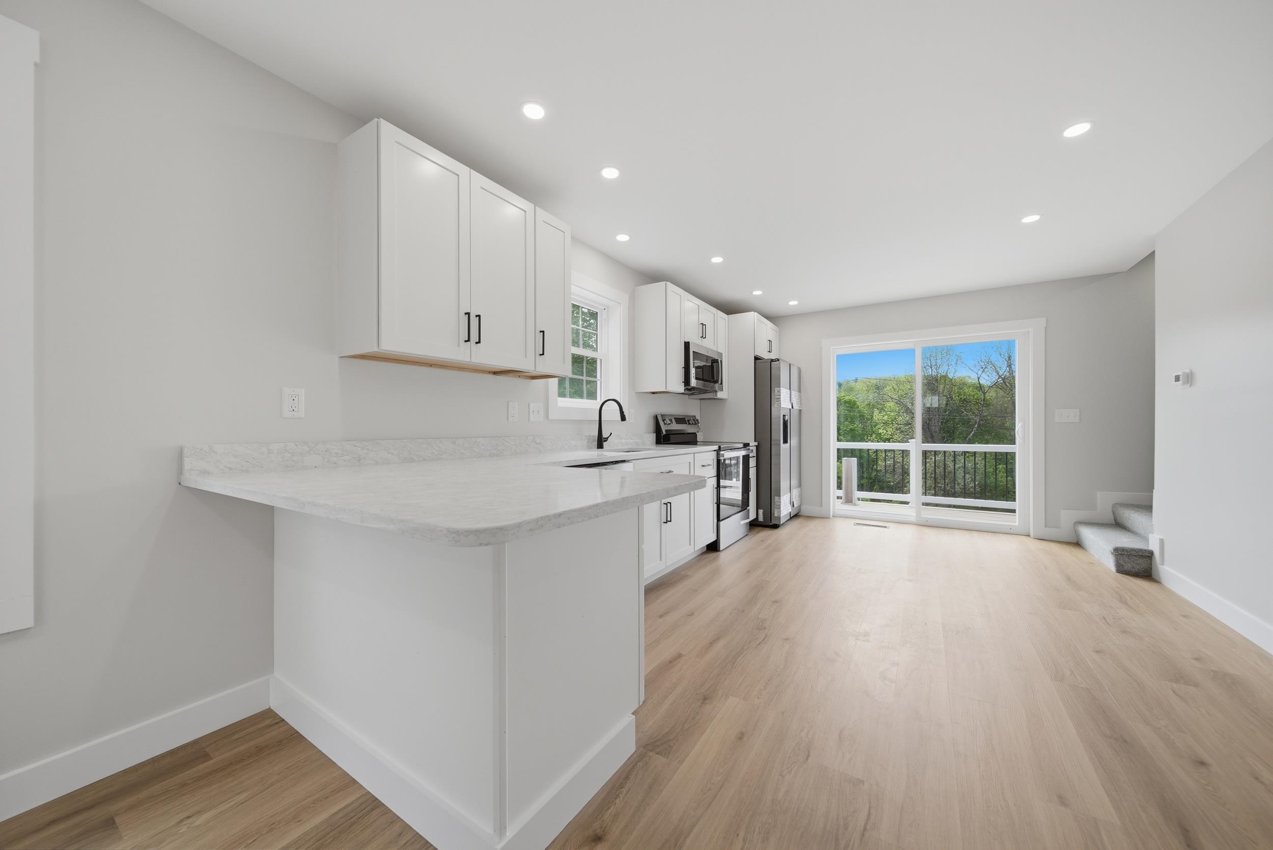  24 Munroe Street, Units 1&2, Franklin, NH, 03235 - 物件實景