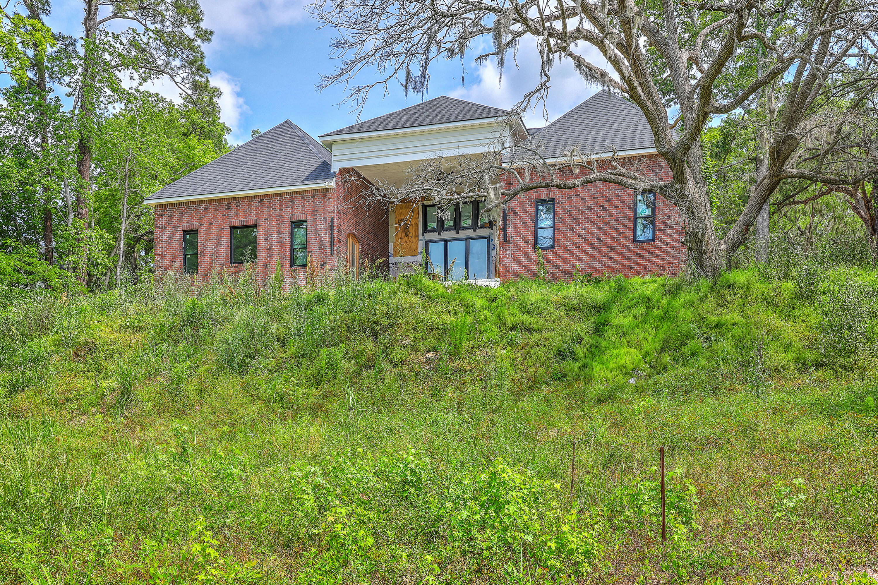 Summerville, South Carolina, 29485, United States, 5 Bedrooms Bedrooms, ,6 BathroomsBathrooms,Residential,For Sale,1977326