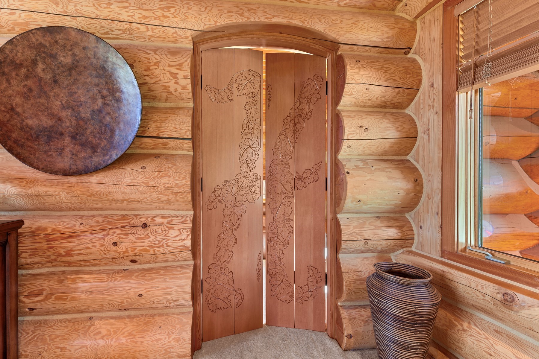  Log Estate overlooking Lake Coeur d