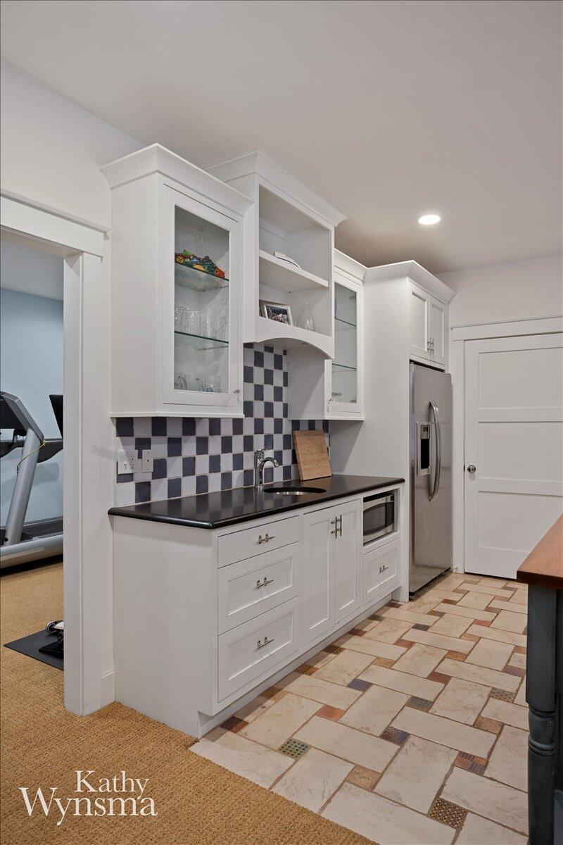 East Grand Rapids, Michigan, 49506, United States, 5 Bedrooms Bedrooms, ,5 BathroomsBathrooms,Residential,For Sale,1933647