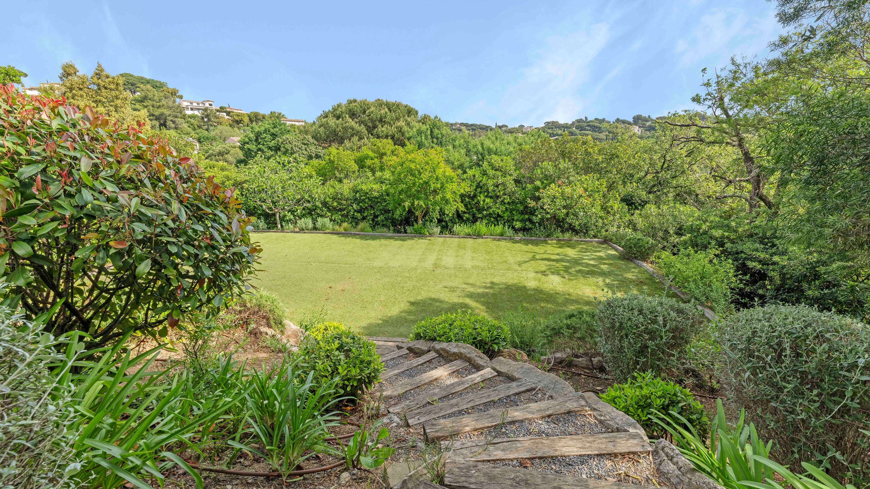  Grimaud sea view villa in gated estate with private beach access near Saint-Tro… - 物件實景